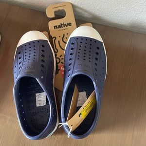 Native shoes navy size C12